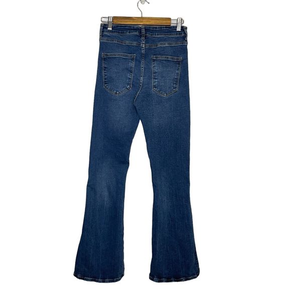 ZARA High Rise Flare Leg Full Length Jean Stretch Medium Wash Size 6 Long - Picture 2 of 7